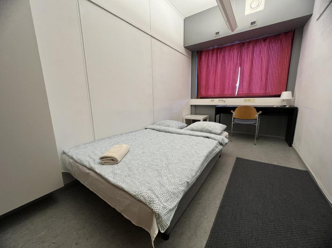 Office House Services 222 Ostello *